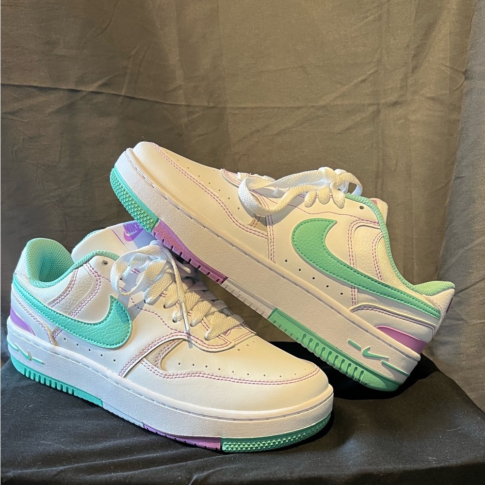 Women’s Nike Gamma Force White Emerald Rise- size7.5 - Picture 6 of 12
